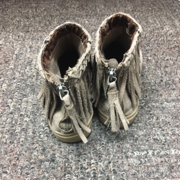 Steve Madden Kids Shoes Size 2 - Picture 2 of 2